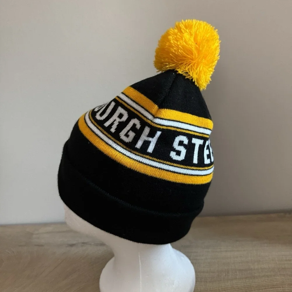 NFL‎ Pittsburgh Steelers Yellow/Black One Size Cuffed Knit Cap Football Beanie